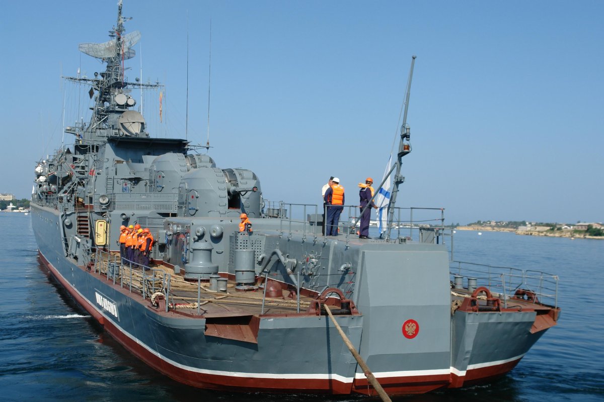 Корабль пытливый Севастополь