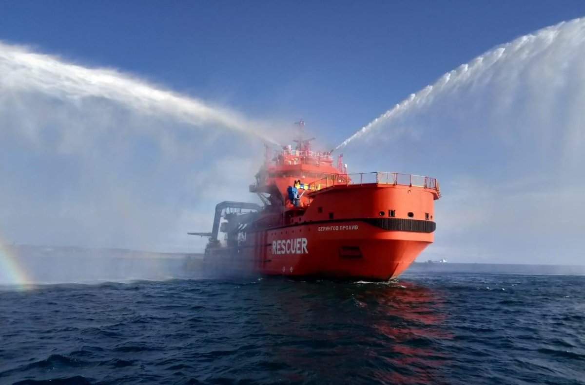 Спасательное судно Берингов пролив
