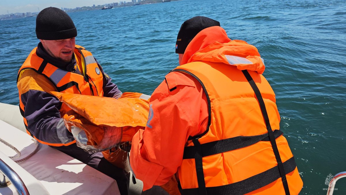 Спасение человека в море