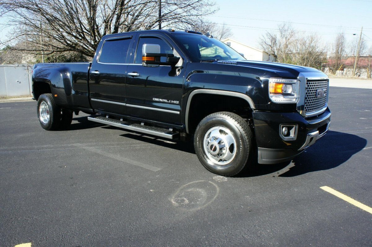 GMC Sierra 3500 Denali
