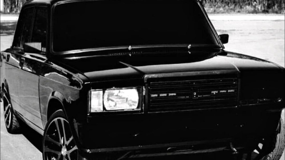 ВАЗ 2107 черная