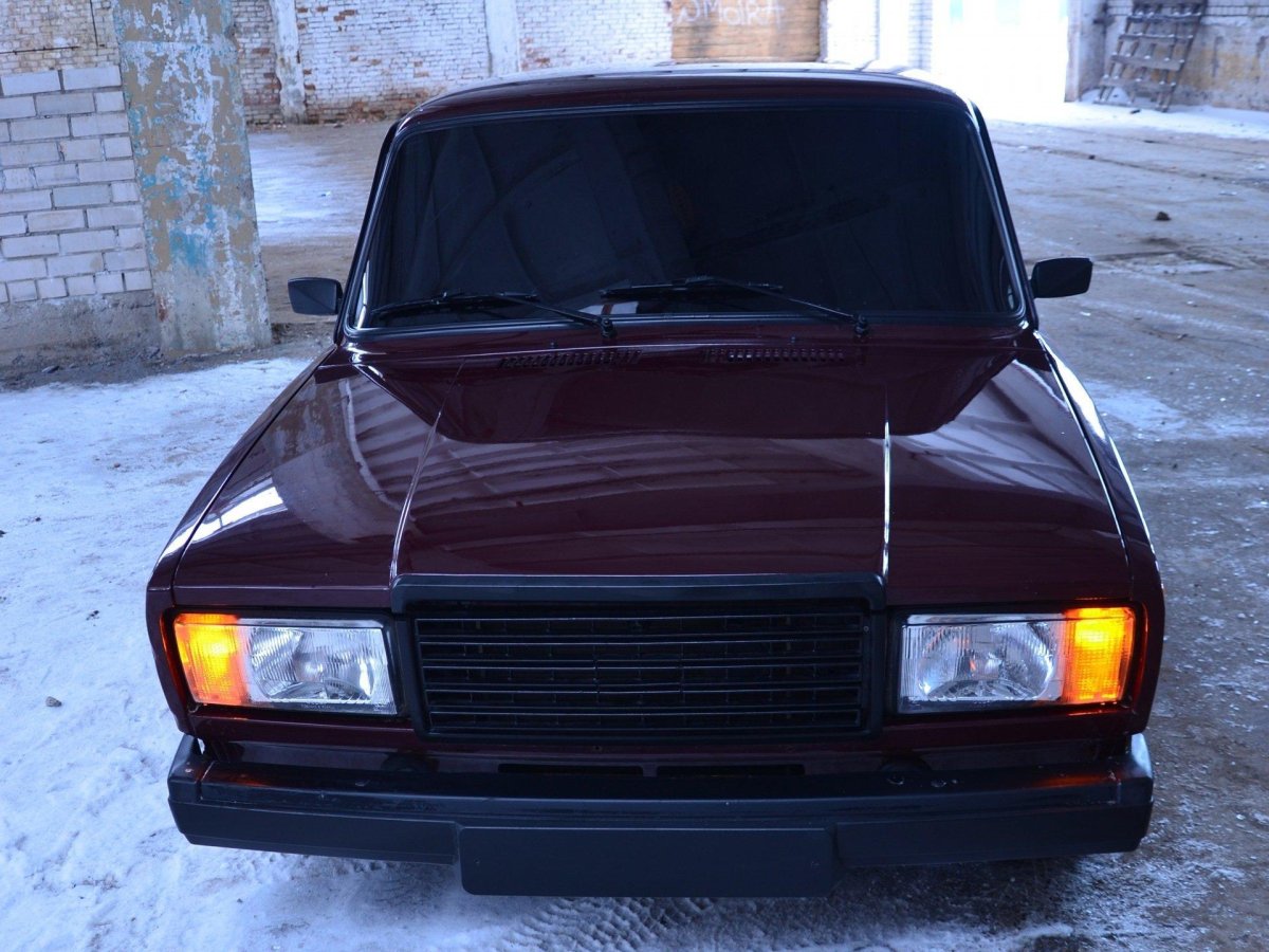 ВАЗ 2107 Вишневая опер стайл