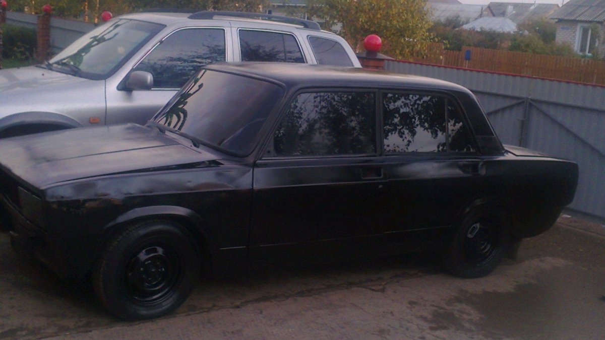 ВАЗ 2105 черная