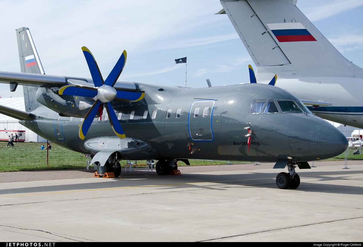 Турбовинтовой самолет АН-140