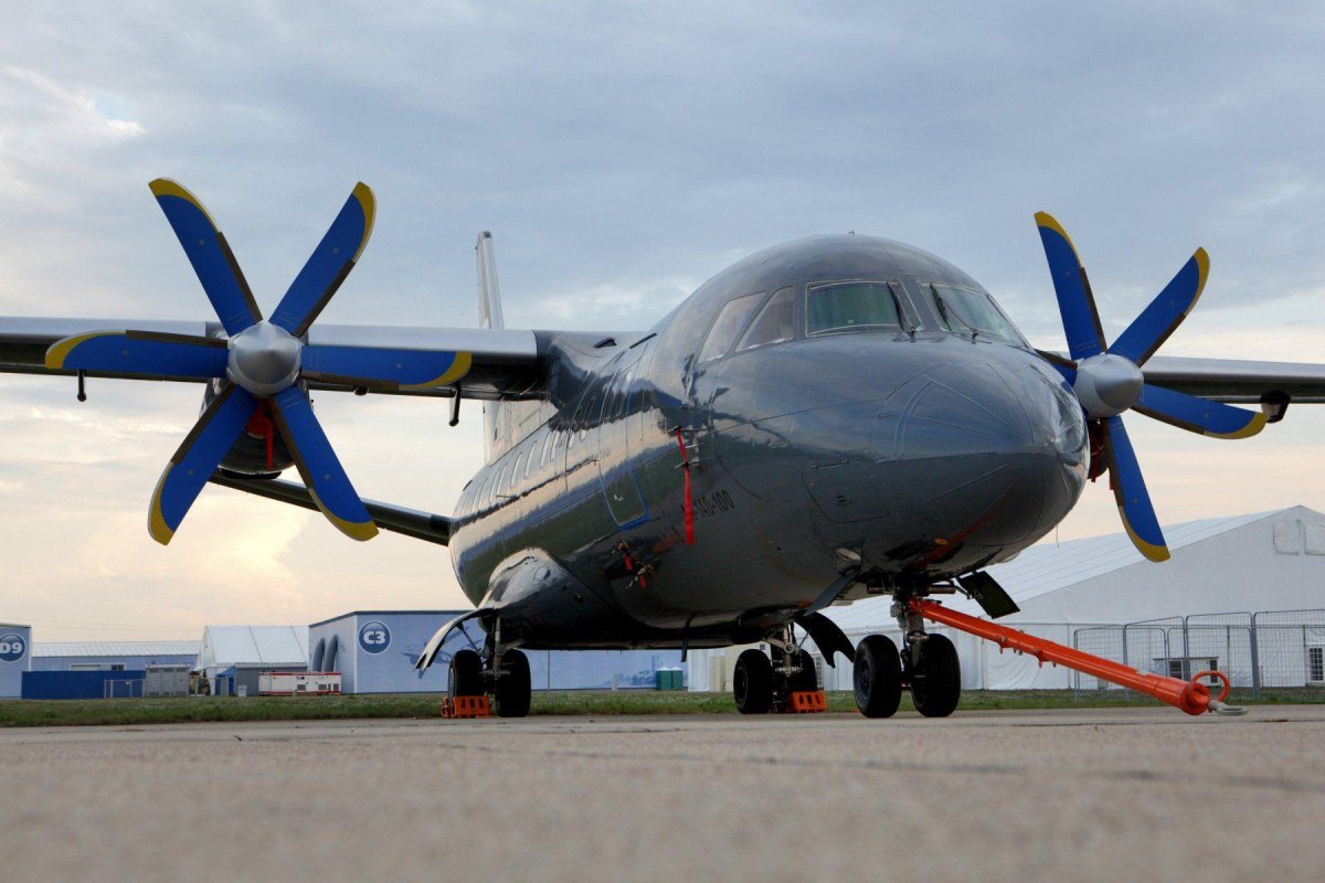 АН-140 ВВС РФ