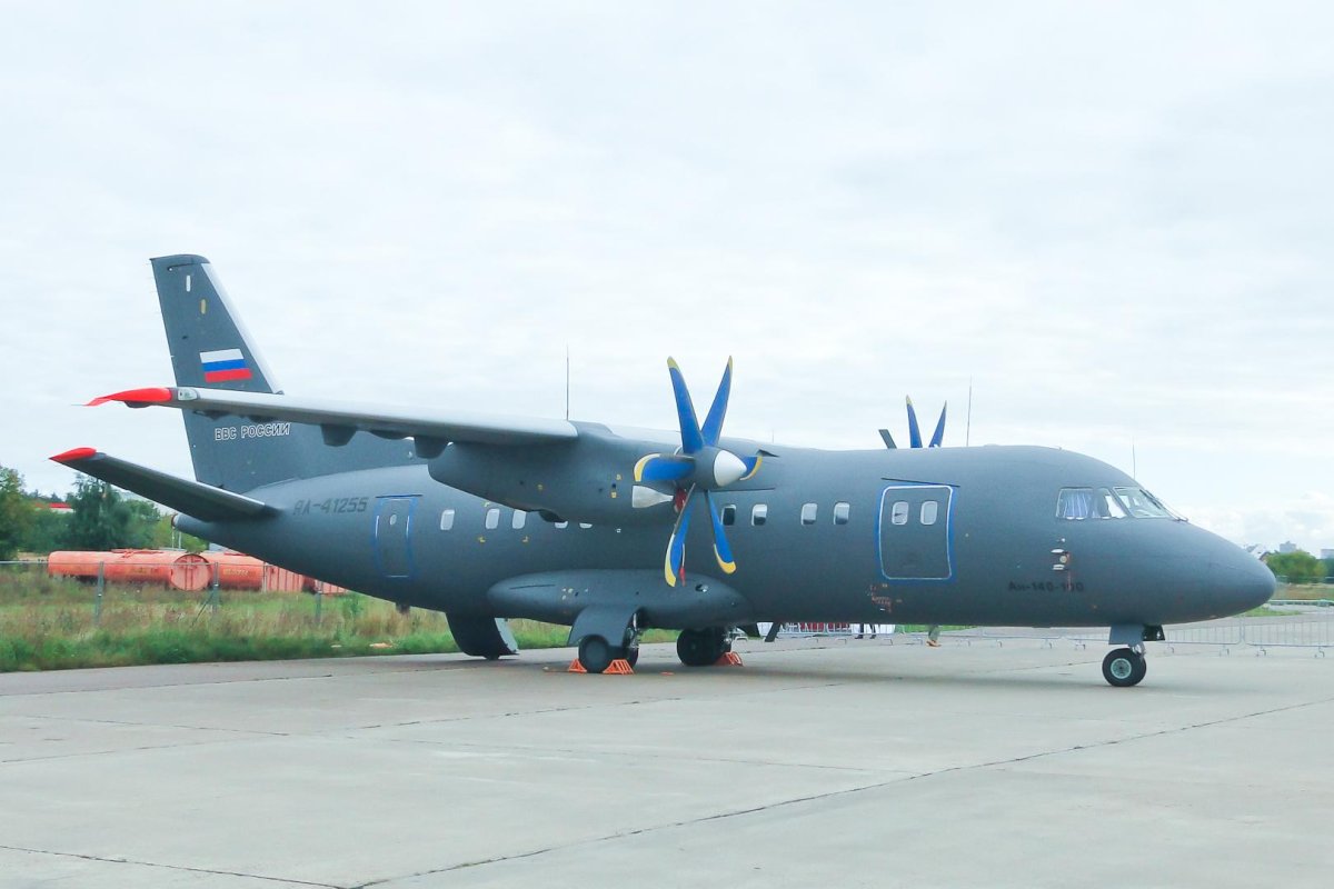 Самолет ил-114-300