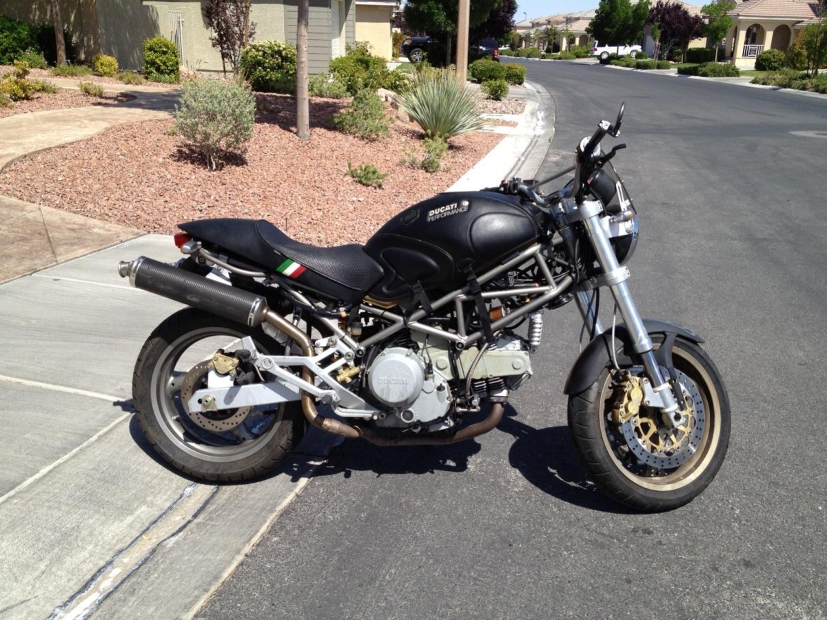 1999 Ducati Monster 750