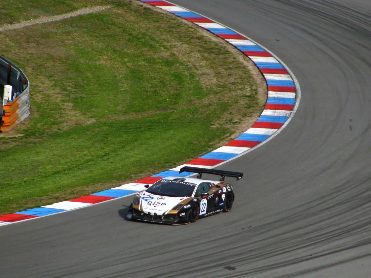 Трек гоночный