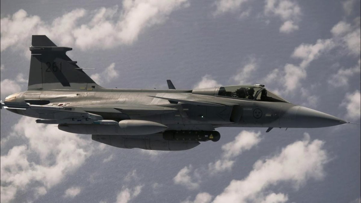 Шведский истребитель Gripen