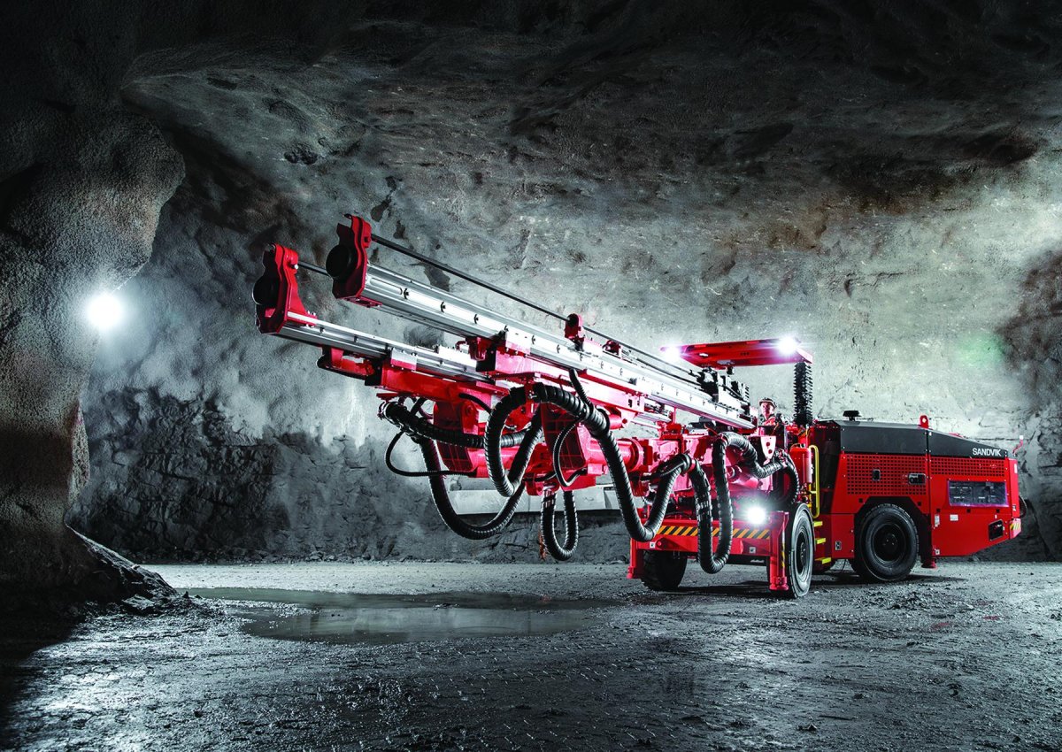 Буровая машина Sandvik dd320-40