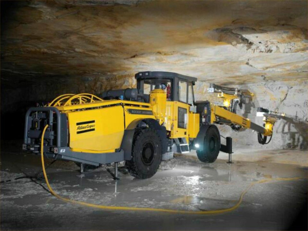 Atlas Copco буровая машина