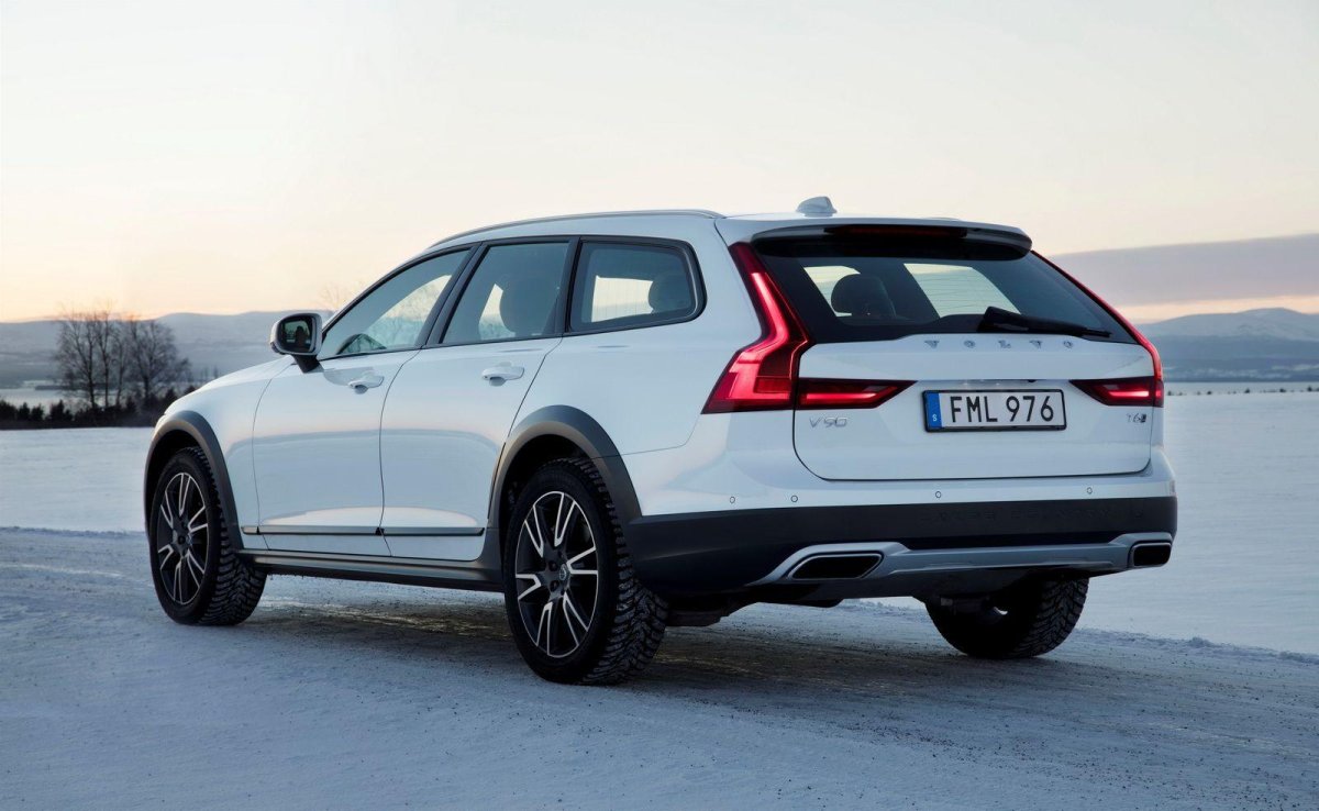Volvo v90 Cross Country
