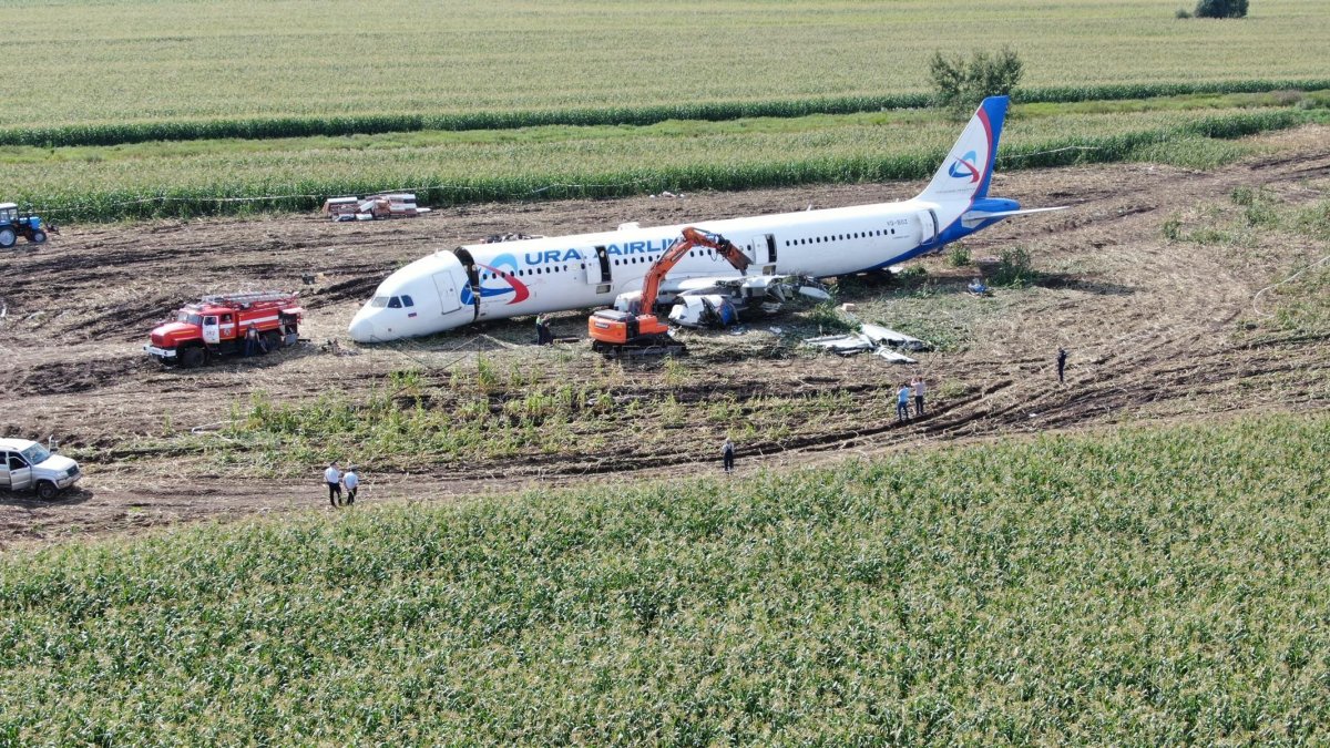 Самолёт а321 Уральские авиалинии