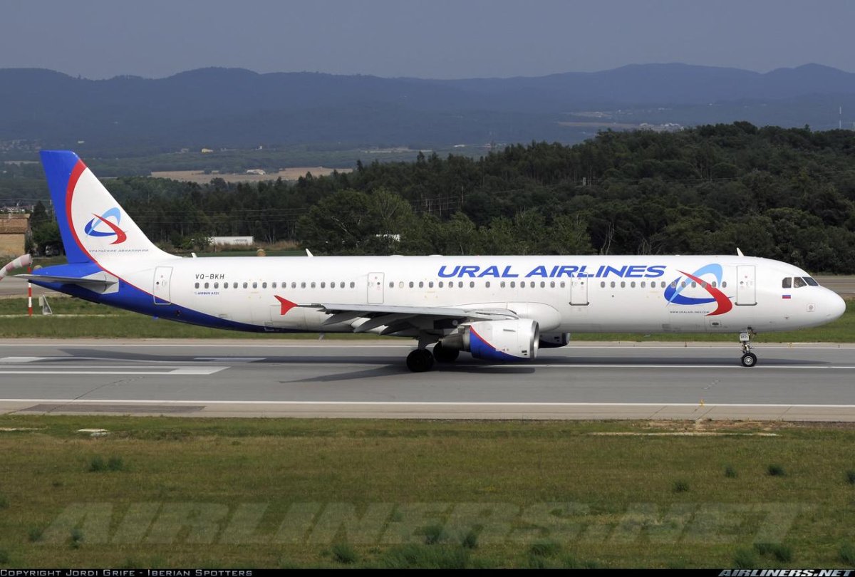 Самолёт Airbus a321 Уральские авиалинии
