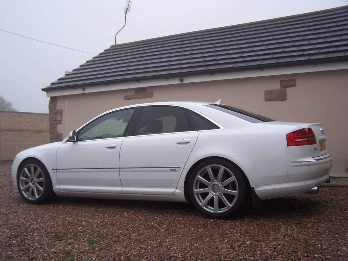 Ауди а8 д3 белая