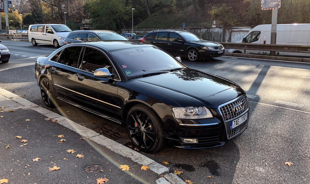 Audi s8 d3 v10