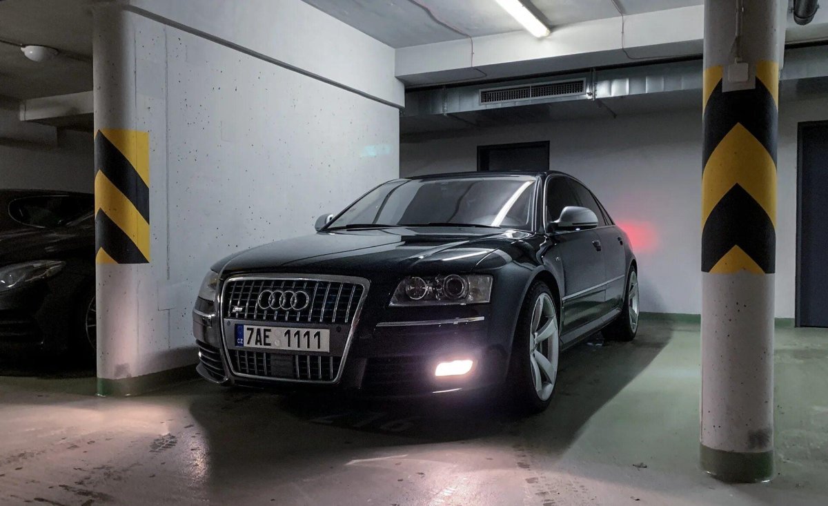 Audi s8 d3 v10