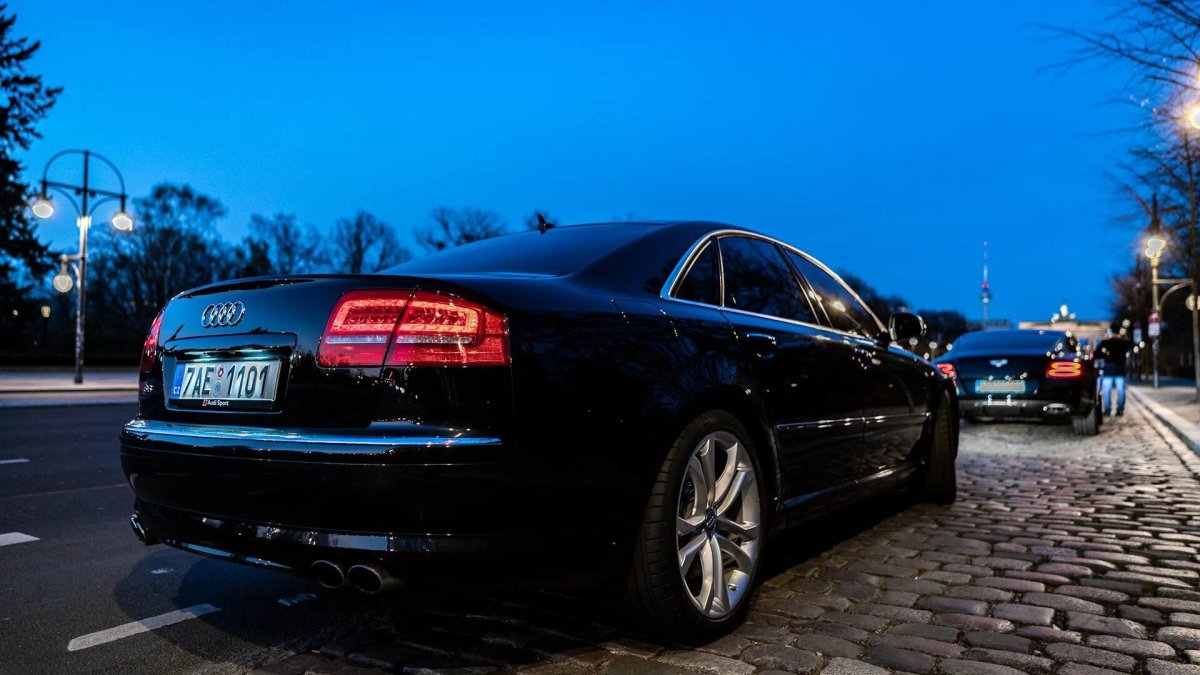 Audi s8 d3