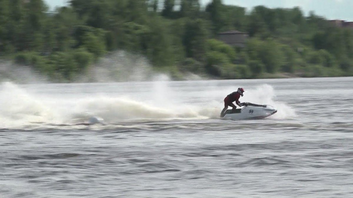 Стоячий гидроцикл