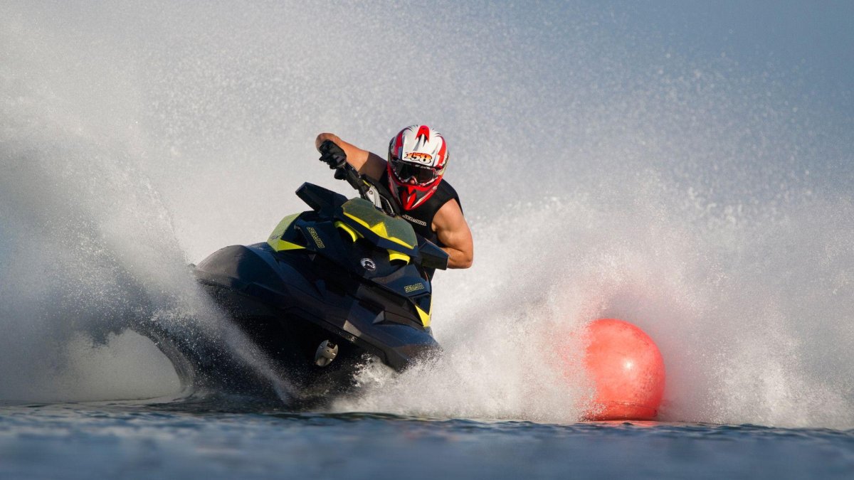 Спортивный гидроцикл