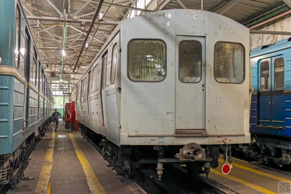 Метровагон 81-715