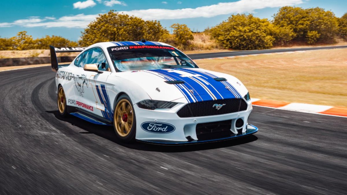 Гоночный Форд Мустанг
