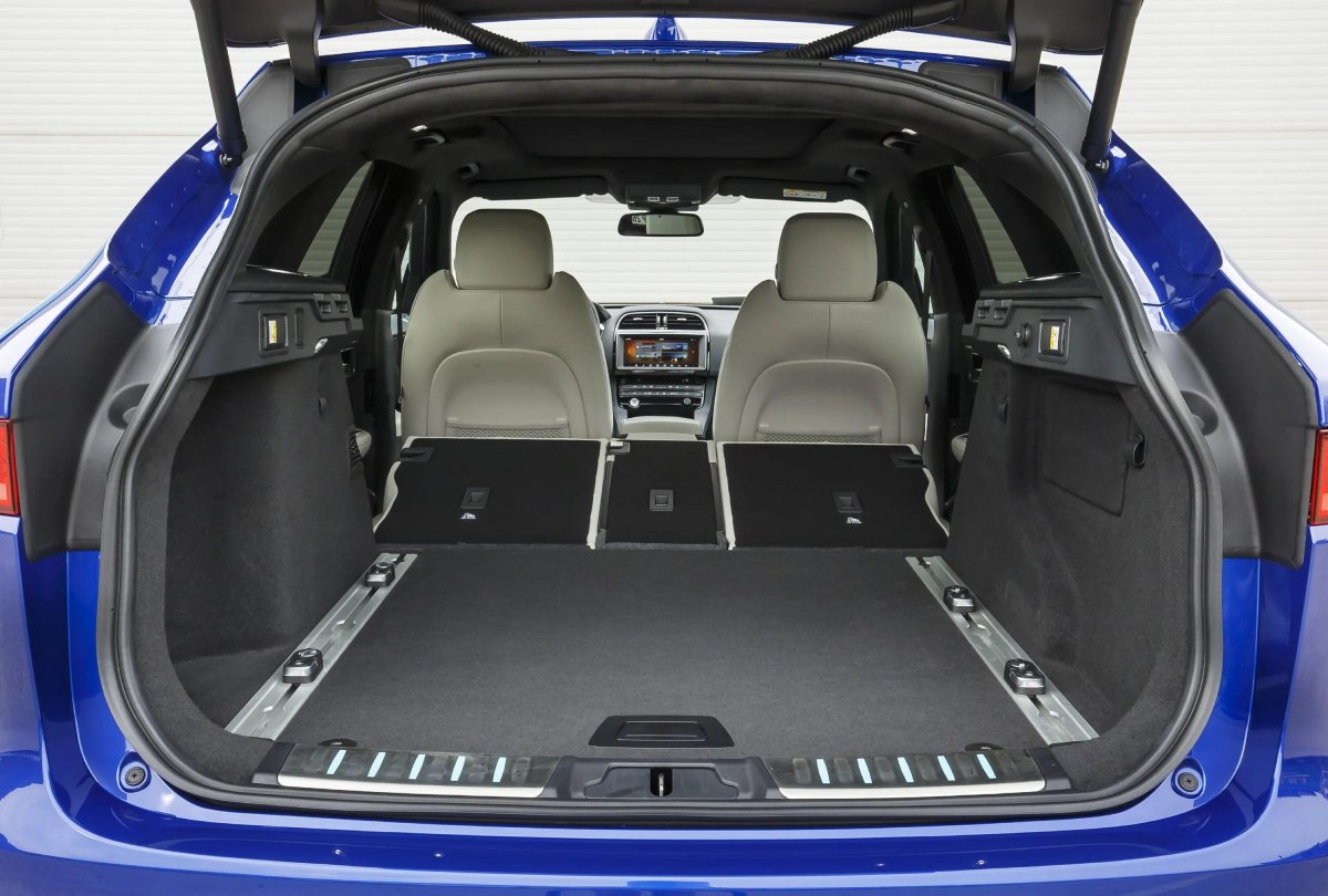Jaguar f-Pace багажник