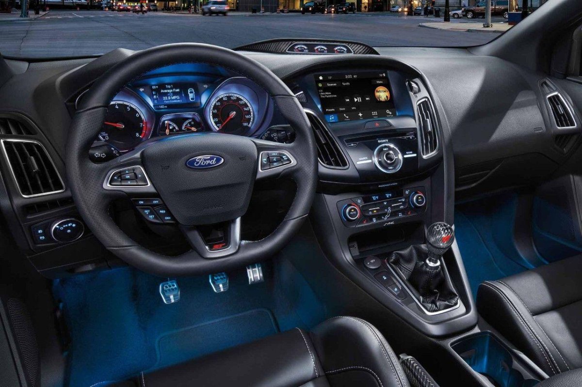 Ford Focus 4 салон