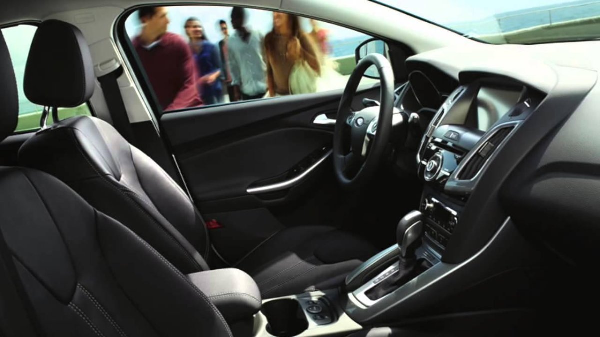 Фокус 3 хэтчбек салон