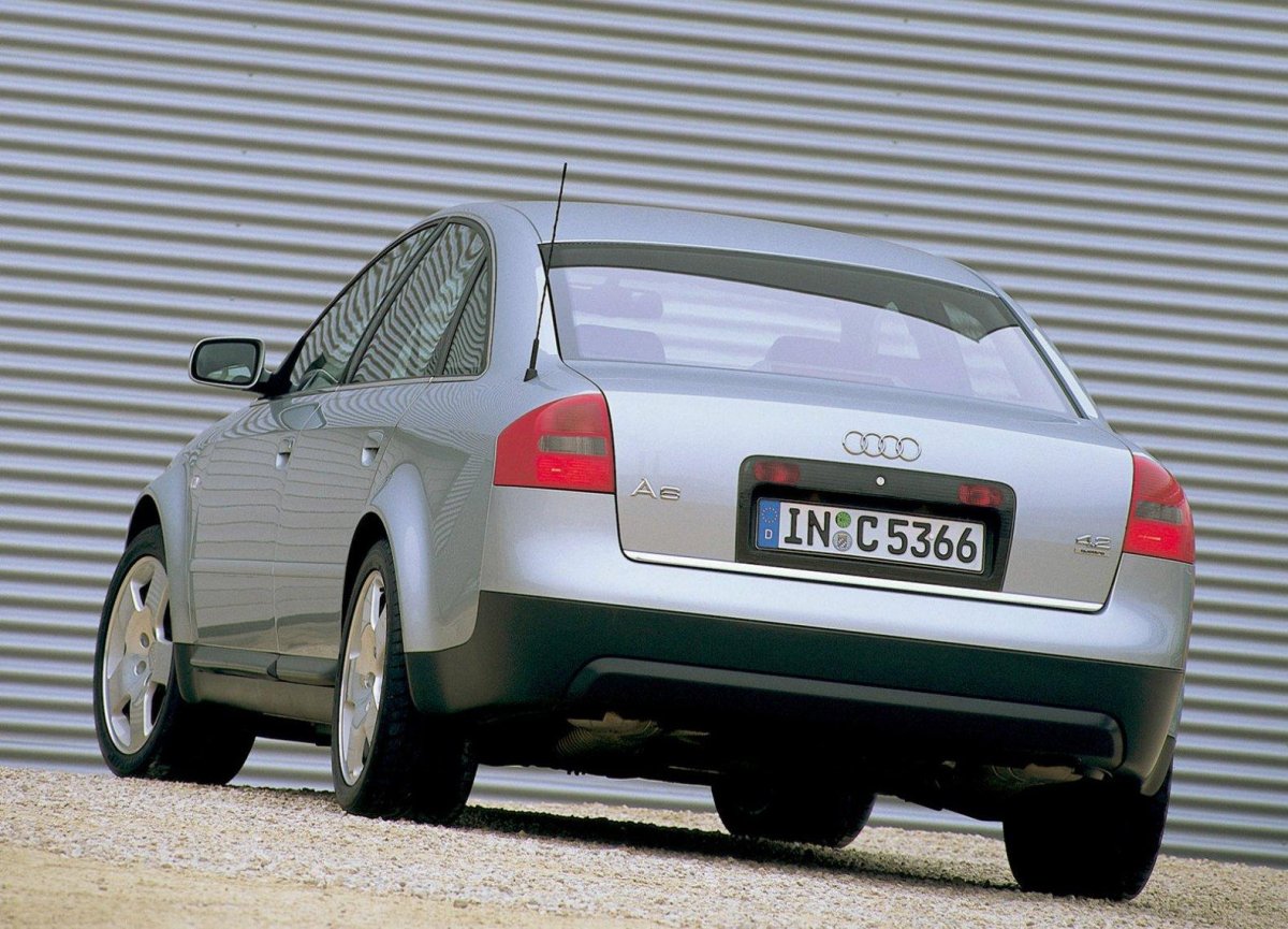 Ауди а6 4.2 quattro 1999