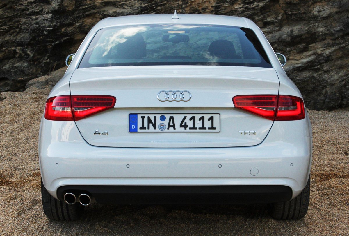 Audi a4 b8 Рестайлинг сзади