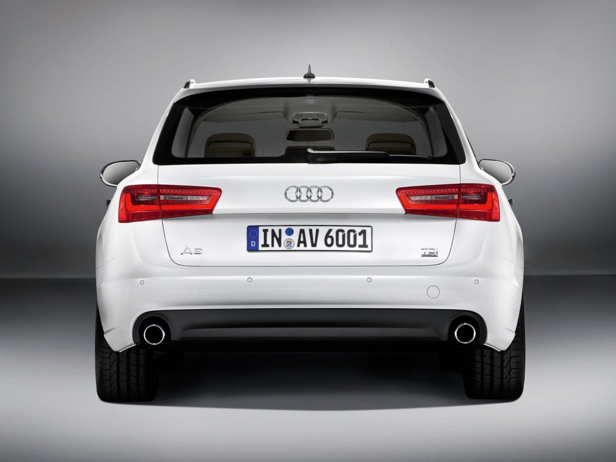 Audi s6 универсал вид сзади