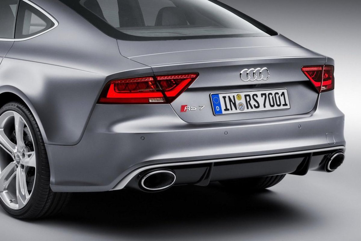 Ауди rs7 зад