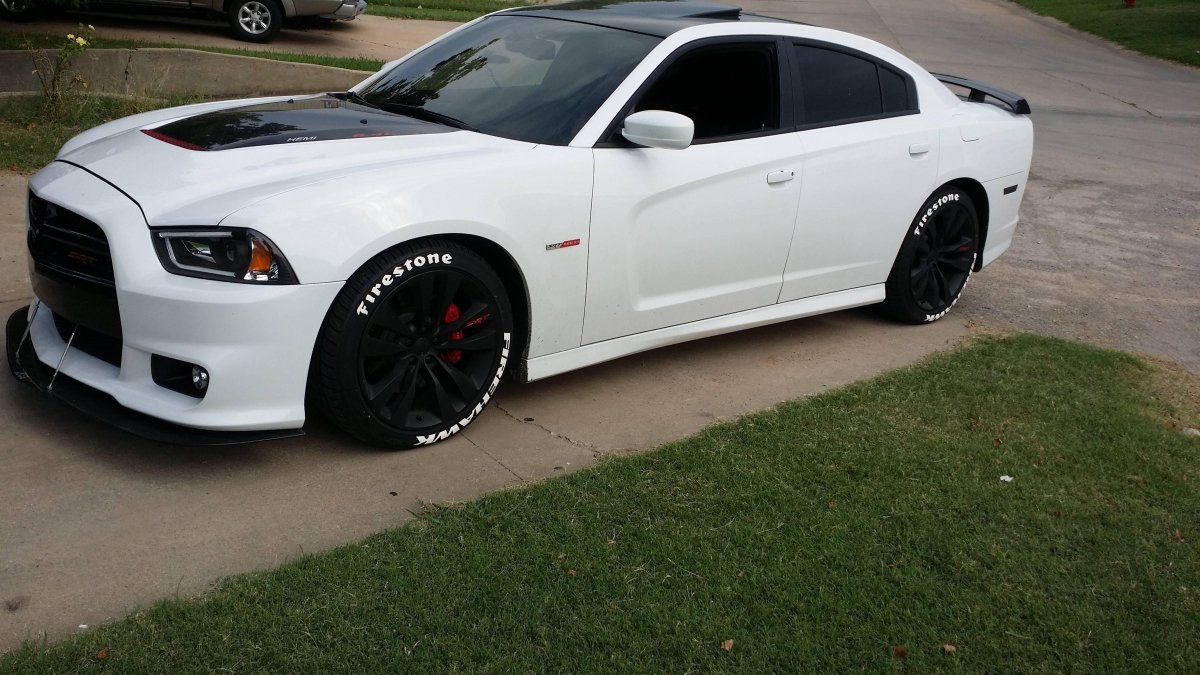 Dodge Charger 2013 белый