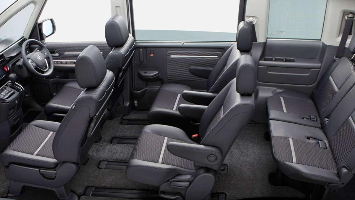 Honda Stepwgn spada 5