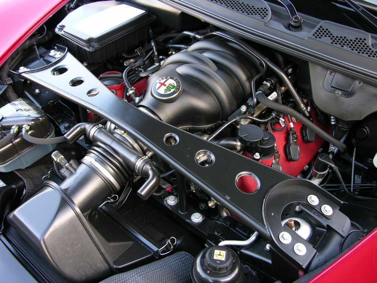 Alfa Romeo v8