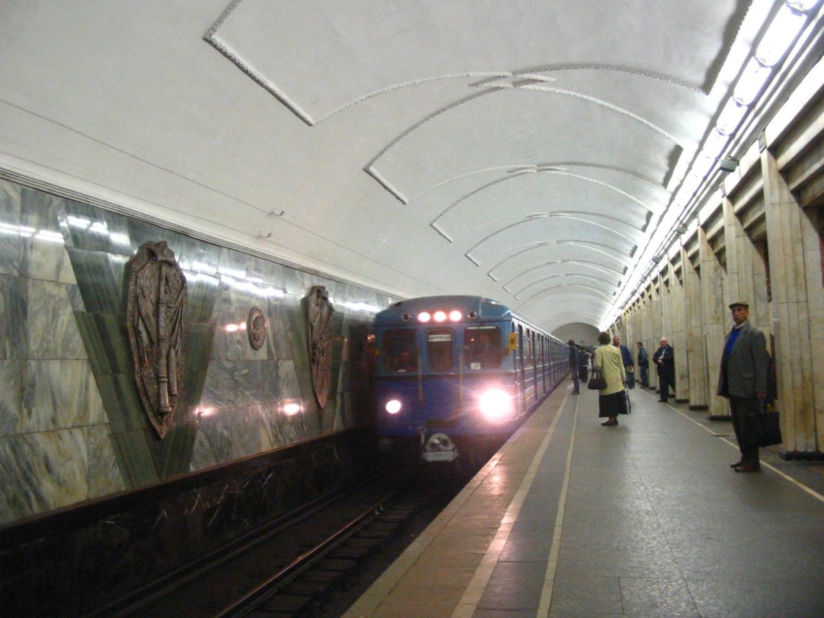 Станция метро Семеновская