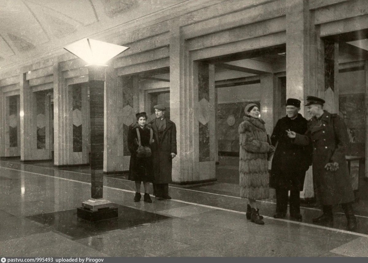 Станция метро «Семеновская» («сталинская»)