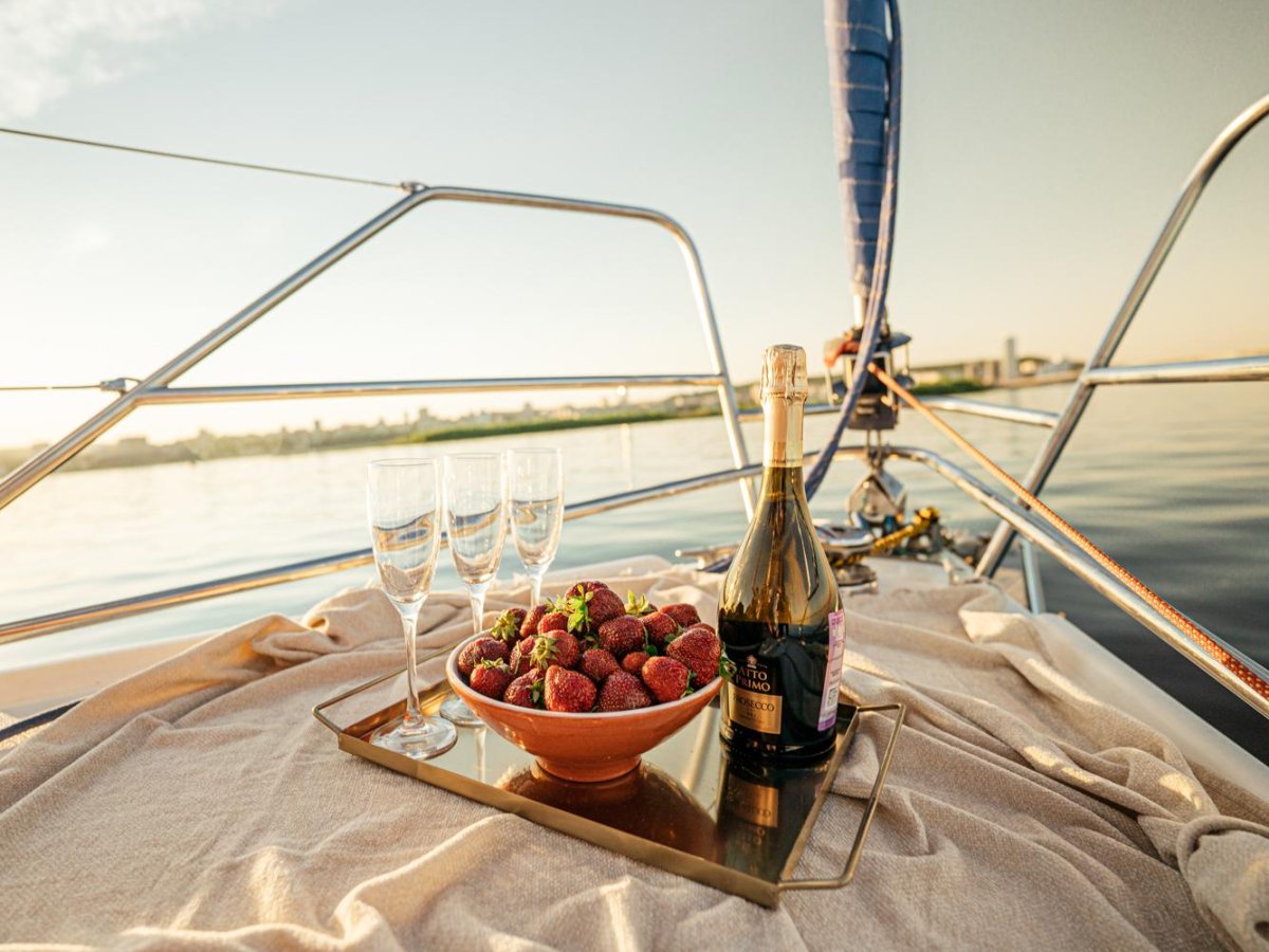 Романтический ужин на яхте