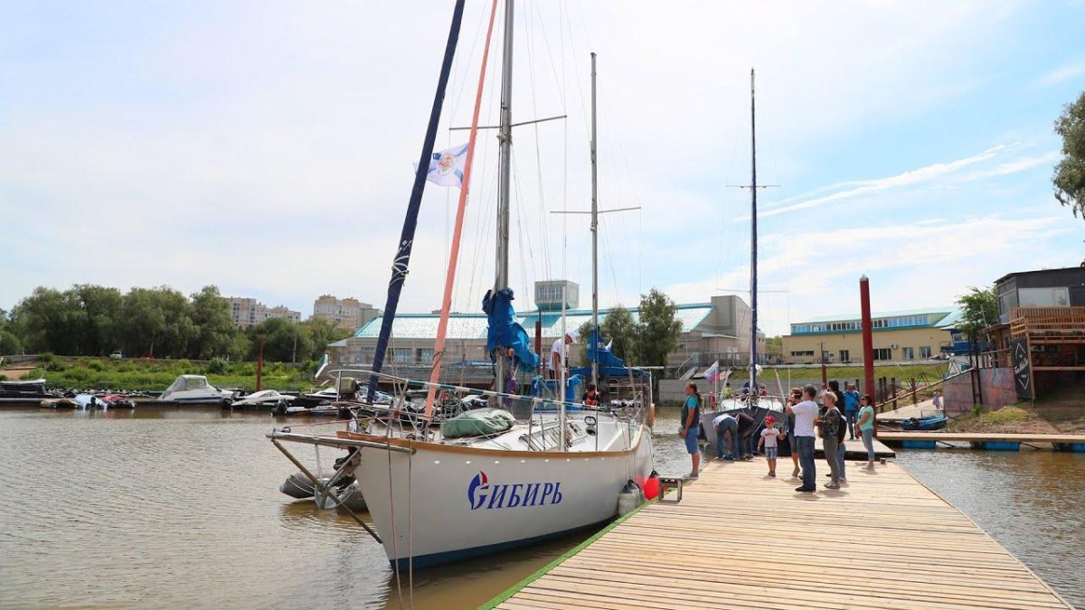 Яхта Сибирь