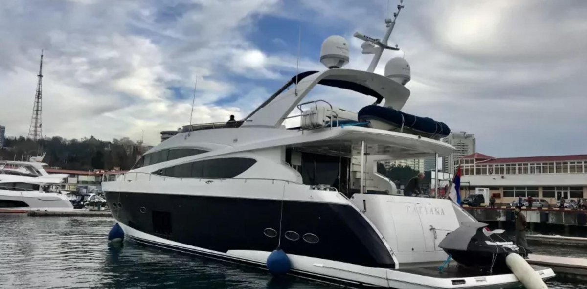 Яхта Princess 85