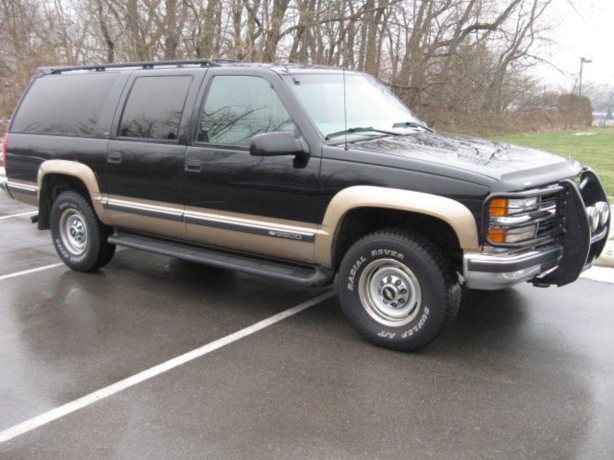 Chevrolet Suburban 2500