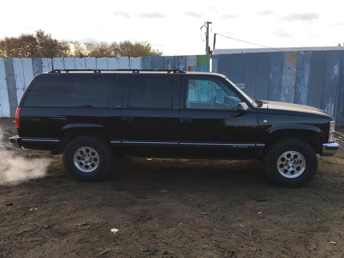 Chevrolet Suburban gmt400 Black