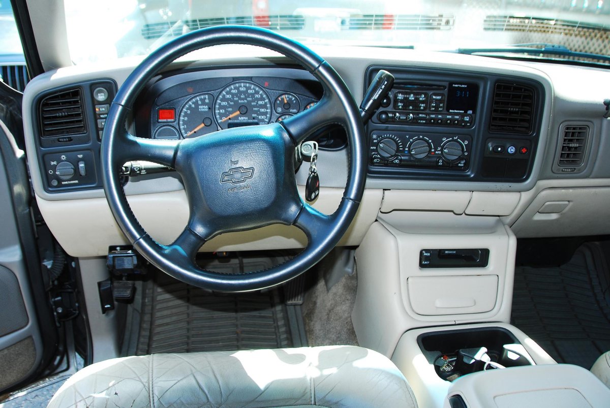 Chevrolet Tahoe gmt400 салон