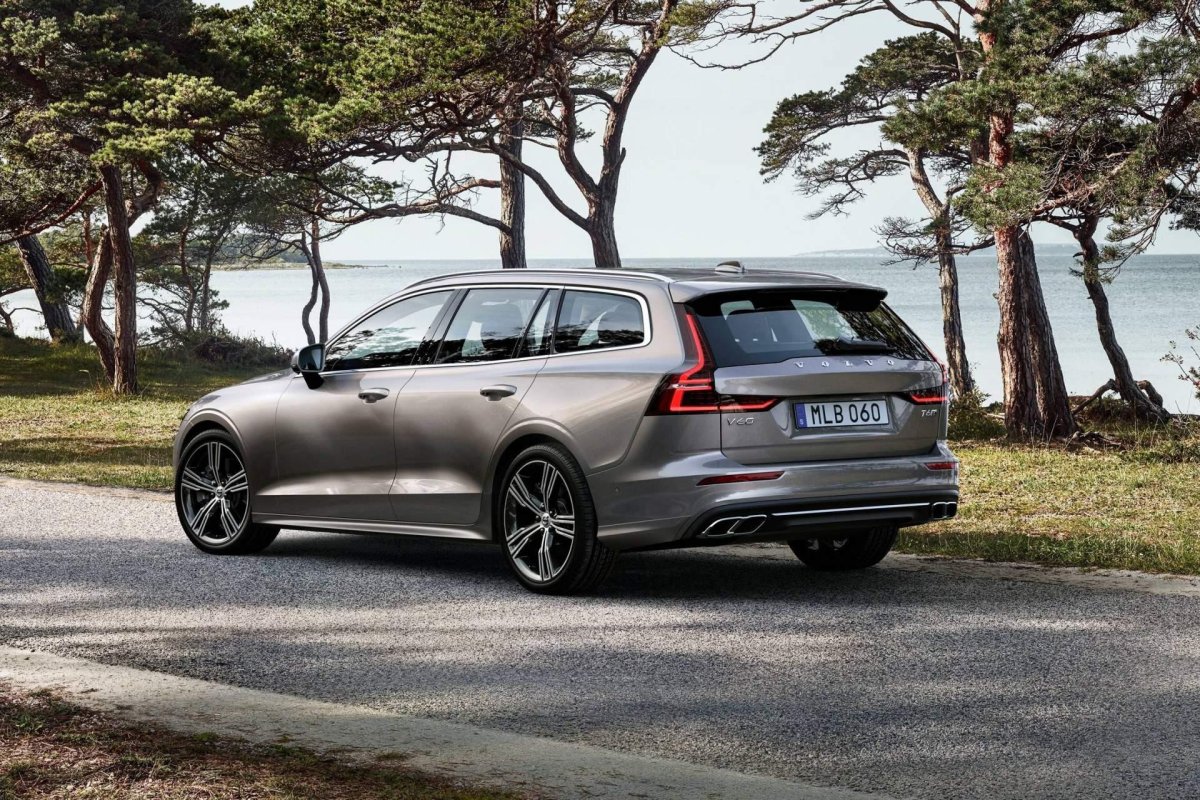 Volvo универсал v60
