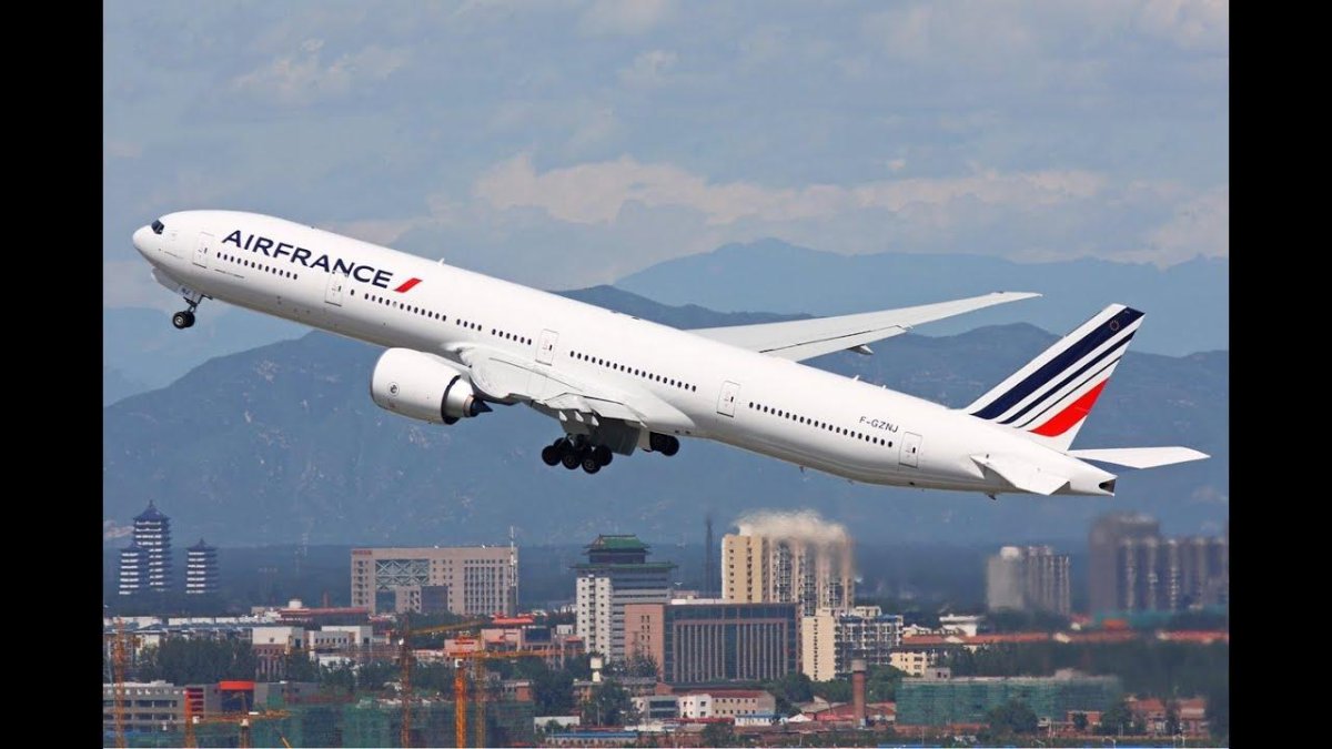 Самолет Боинг 777