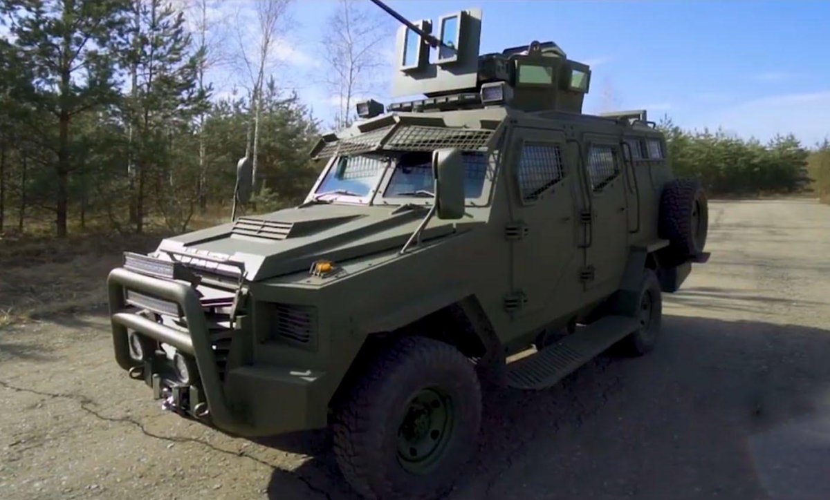 Бронированный автомобиль