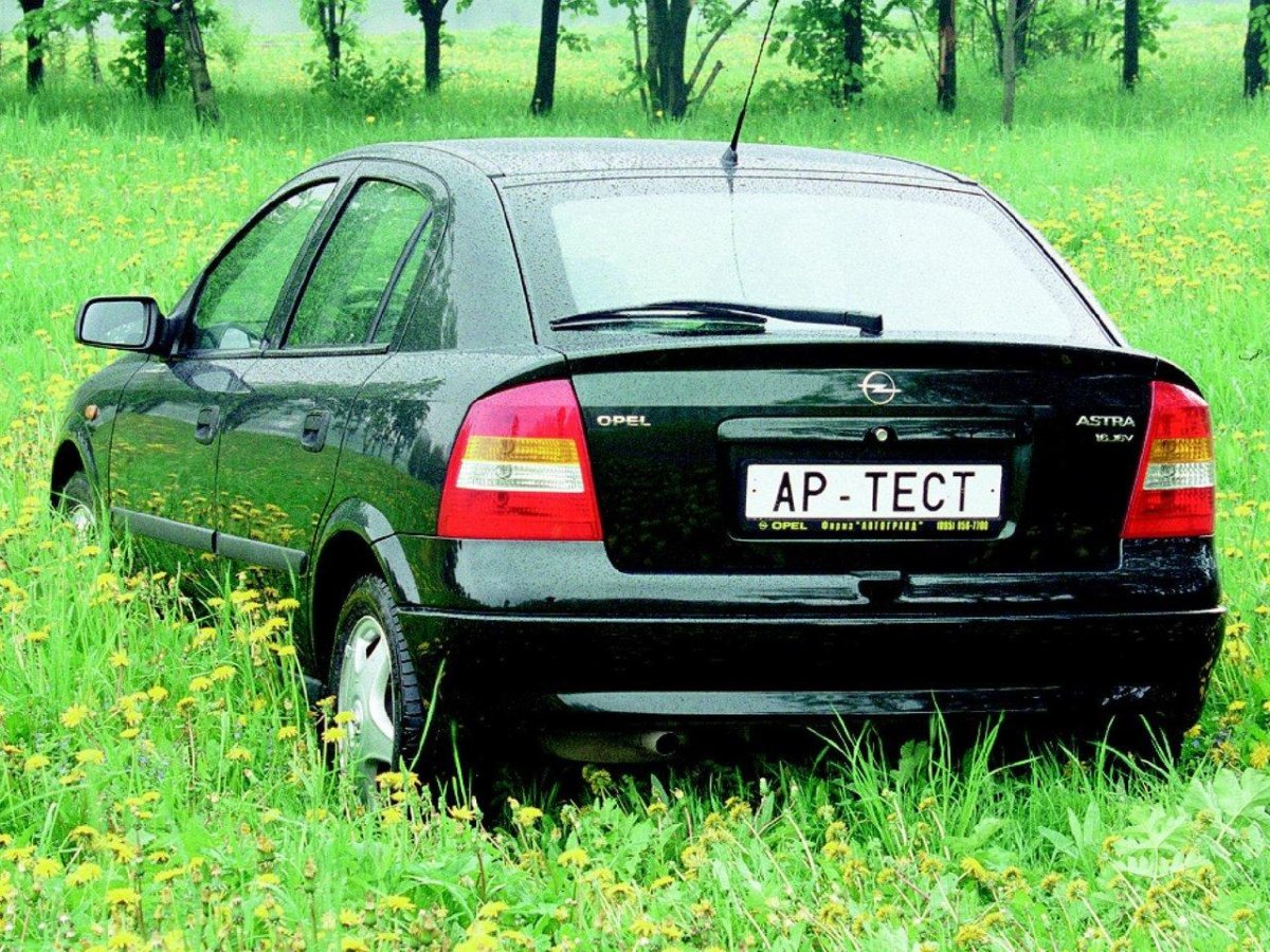 Opel Astra 1998 хэтчбек