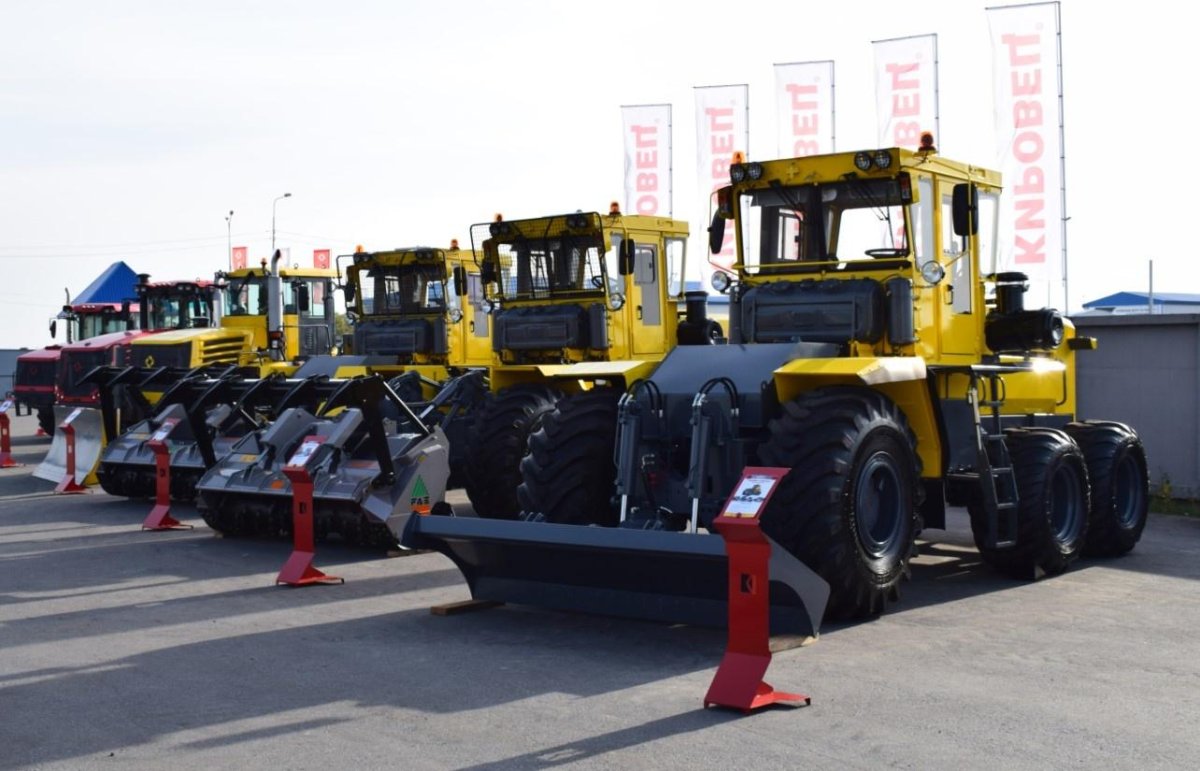 Трактор Кировец к 703