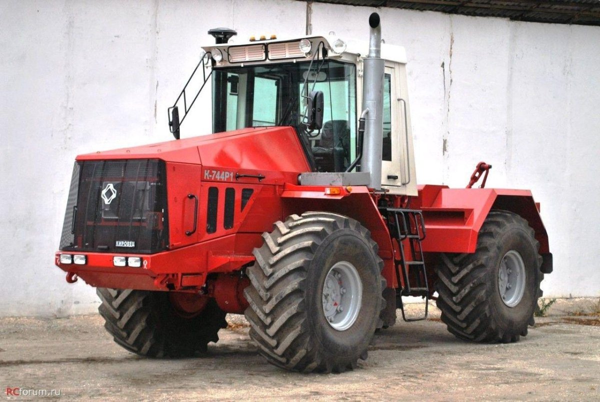 Трактор Кировец к 744